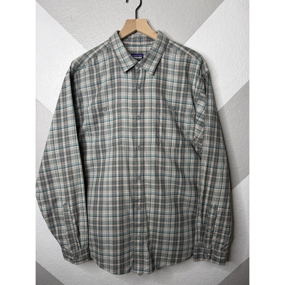 Patagonia Button Down Shirt Mens Sz L Gray Plaid Organic Cotton Outdoor Hiking - Picture 2 of 14